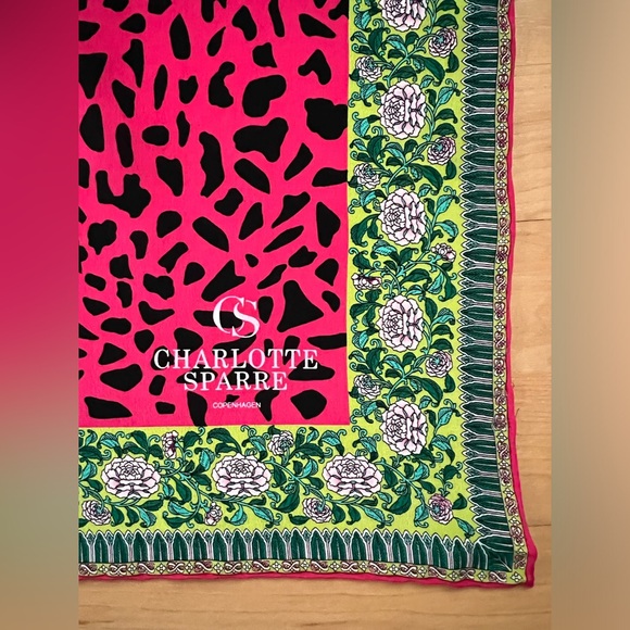 🐆🖤Vintage Silk Snow Leopard in Heart Scarf by Charlotte Sparre | 34” Square - Picture 7 of 17